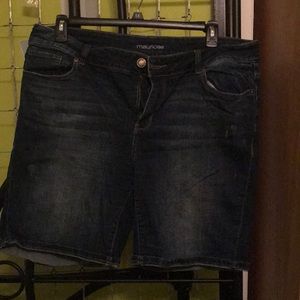 Jean Bermuda shorts.